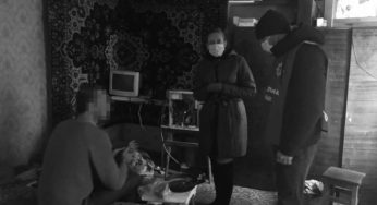У Білій Церкві ювенальні поліцейські вилучили дитину в батьків через безлад та антисанітарію