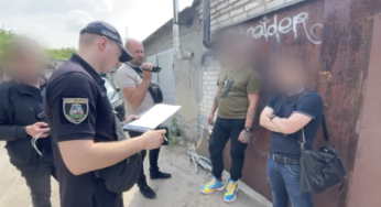 У Білій Церкві поліцейські перекрили масштабний канал збуту наркотиків та виявили зброю 