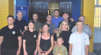 Родина зі Сквирщини втікла від сімейного дебошира: поліцейські розшукали зниклих дітей та їхню матір