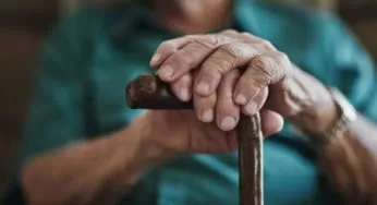 Розбій і напад на літню жінку в Білій Церкві: невідомі кинули петарду, а потім жорстоко побили жінку