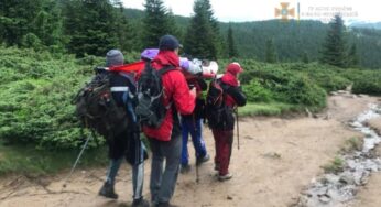 Туристка з Білої Церкви травмувала ногу на Говерлі: рятувальники знесли її з гори