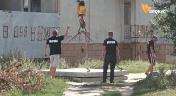 Попри протести жителів вул. Пролетарської забудовник встановив паркан (Відео)